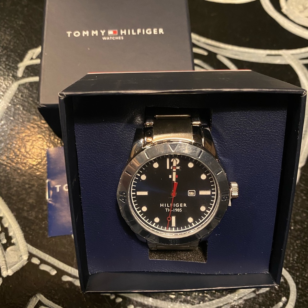 New!! Tommy hilfiger watch unisex